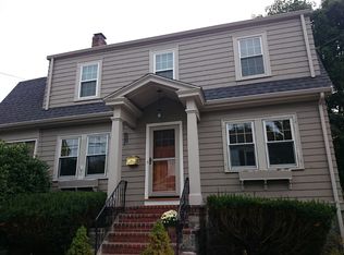 6 Barclay Rd, West Roxbury, MA 02132