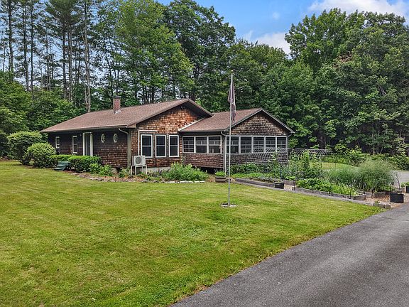 4th image of 1348 Carmel Road N