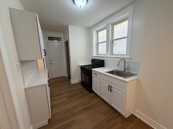 3rd image of 4154 N Mozart St #F