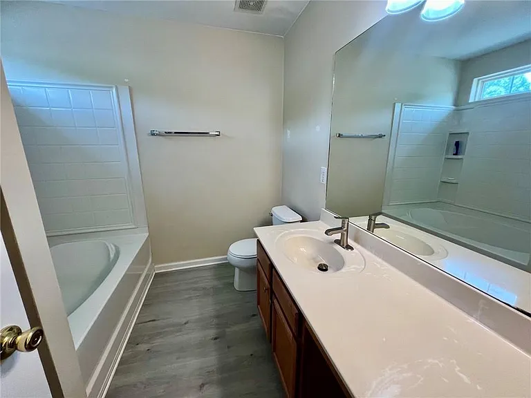 247 Hiawassee Dr — Photo 10