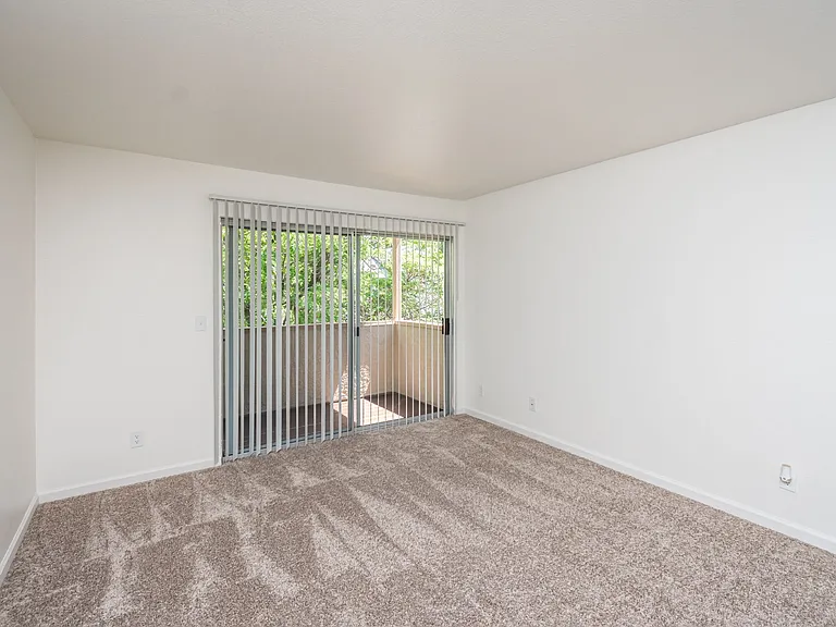 Carmel Pointe Apartments — Photo 32