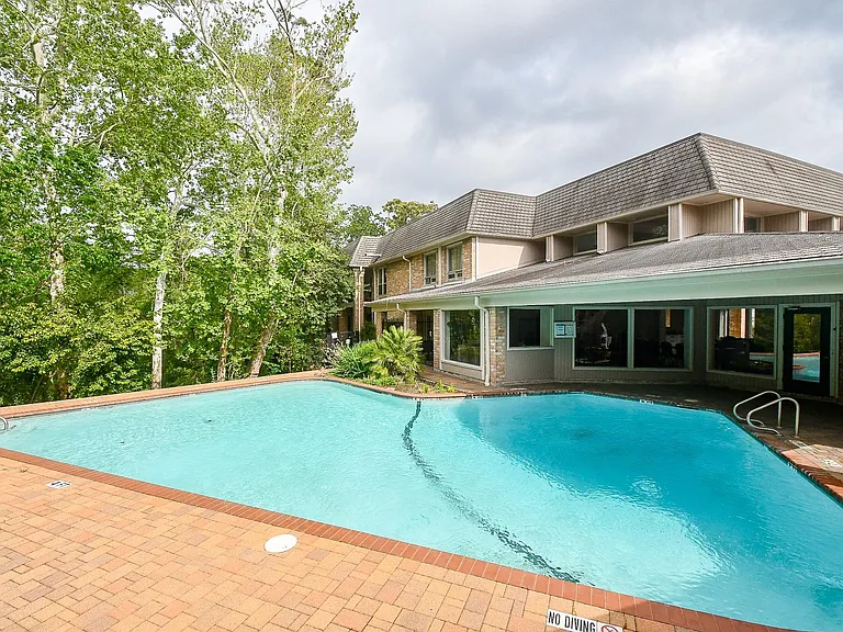 2230 S Piney Point Rd #221 — Photo 16