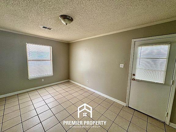 4th image of 4518 Country Brook Dr