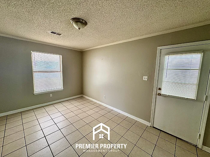 4518 Country Brook Dr — Photo 4