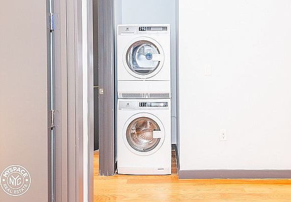 3rd image of 258 Metropolitan Ave #6F