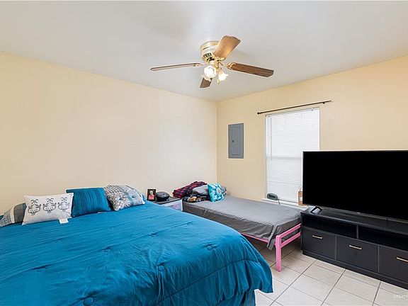 5th image of 2100 Paradise Dr