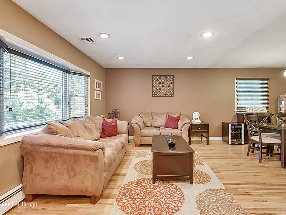 3rd image of 341 Avenue A