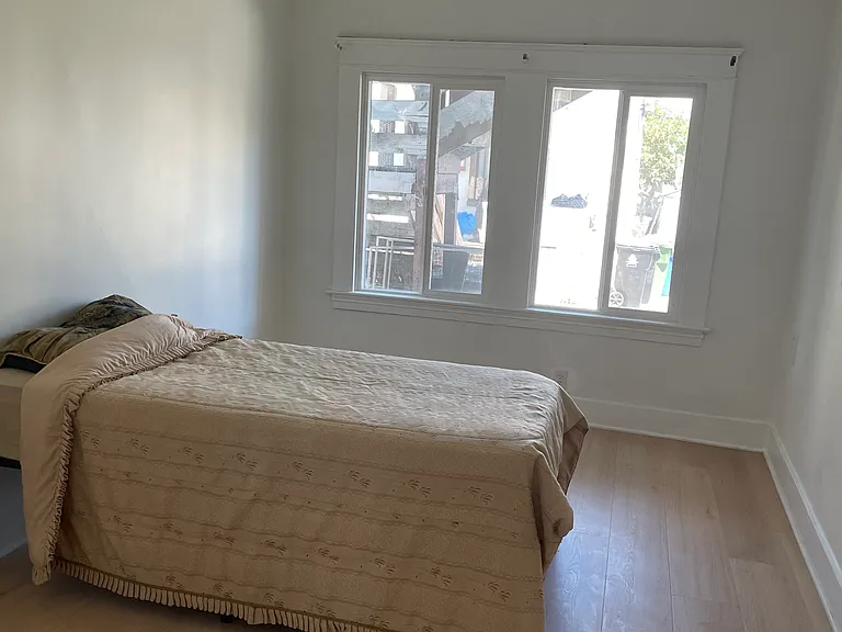 938 Everett St #938 — Photo 7
