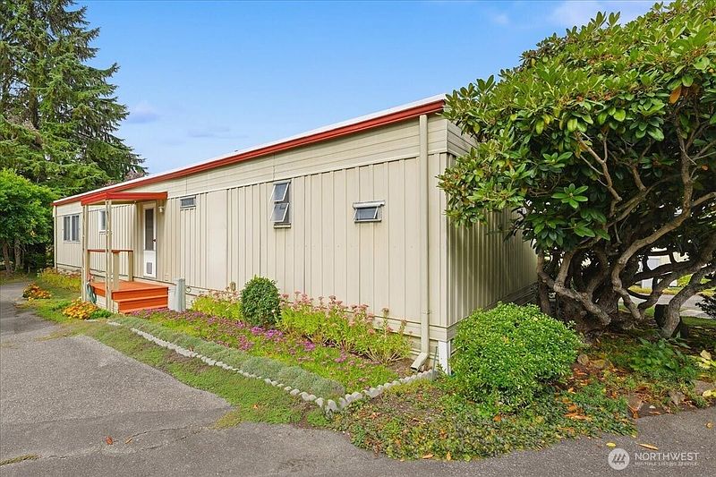 3rd image of 11330 E Riverside Drive #40