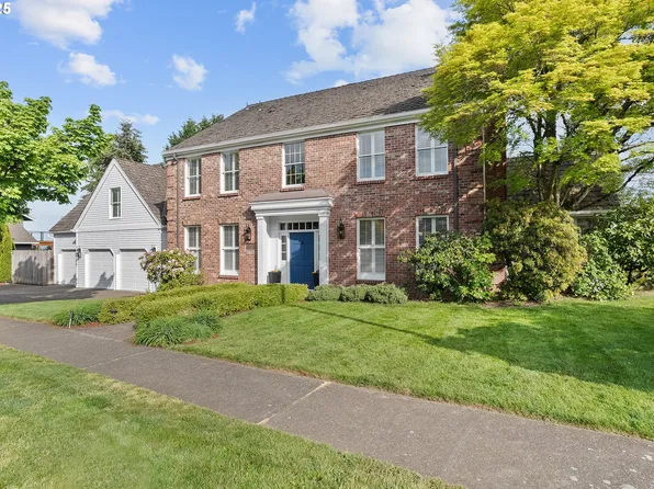 2051 Bay Meadows Dr, West Linn, OR 97068