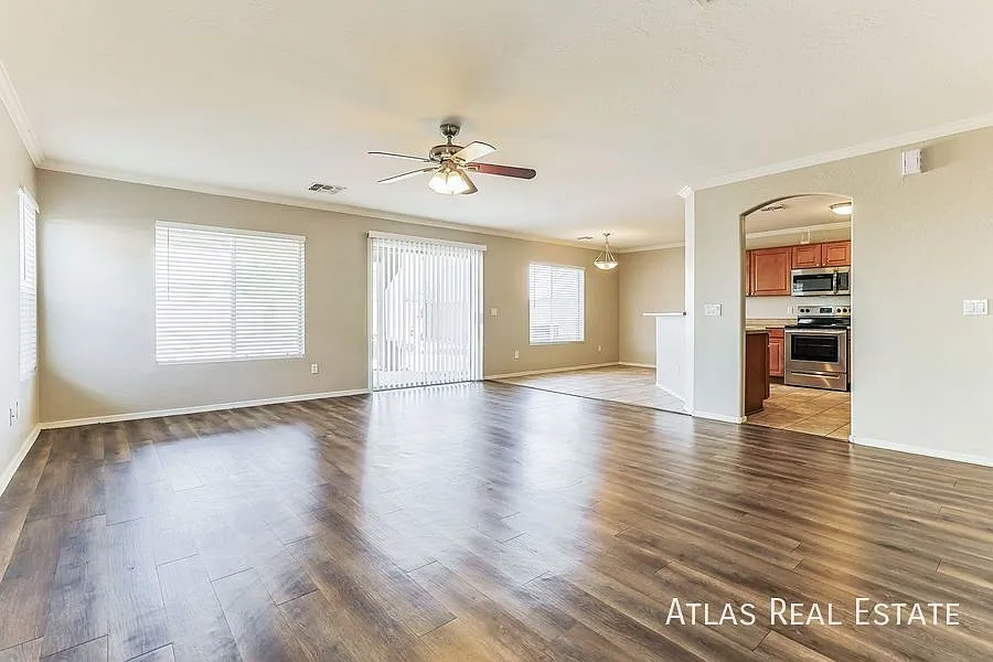 Detailed 4 Bed / 3 Bath 2 Story in San Tan Valley ! With a POOL! — Photo 4