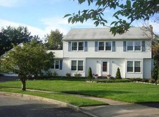 5 Fairfax Ct, West Windsor, NJ 08550