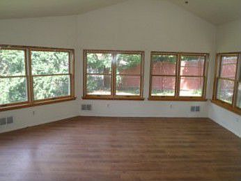 2nd image of 10 Northside Ln