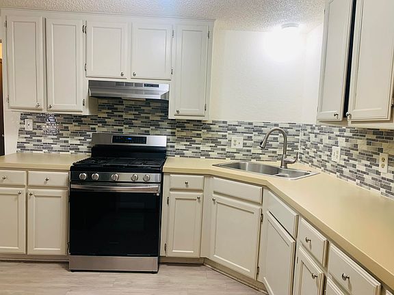 2nd image of 1021 Tall Oaks Dr