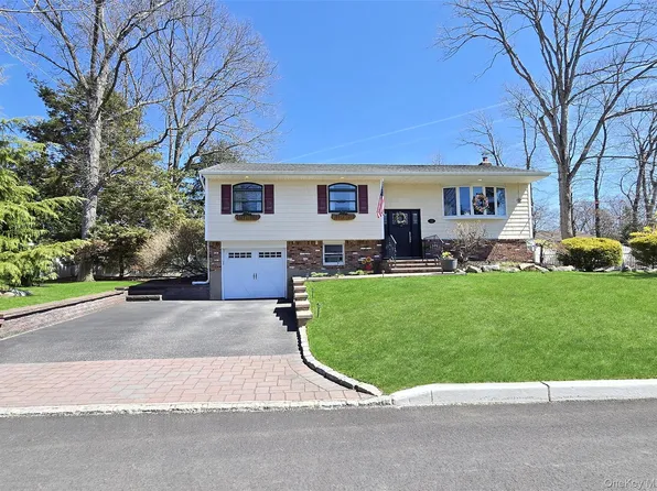 153 Jackson Avenue S, Saint James, NY 11780