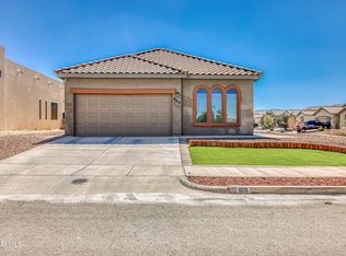 805 Rakas Rd, El Paso, TX 79928