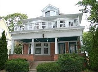 2853 N Downer Ave, Milwaukee, WI 53211