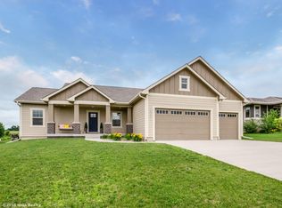 14601 Brookview Dr, Urbandale, IA 50323