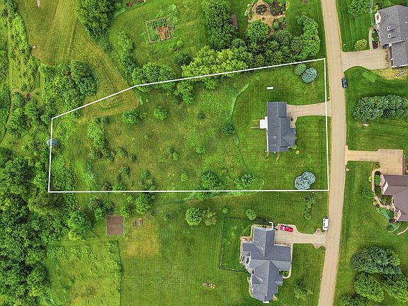 3rd image of W5364 Windmill Ridge Rd