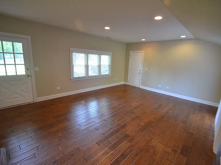 401 N Richmond Ave — Photo 9