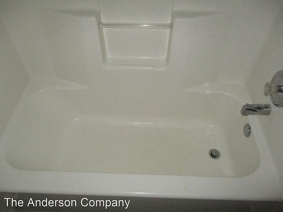 5th image of 127 McDonald Ct