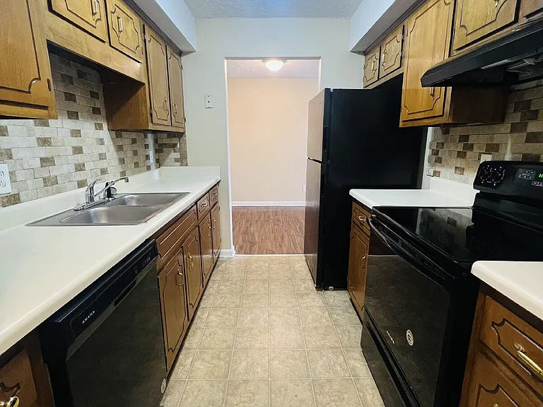 2 bed, 1.0 bath, 965 sqft, $925 — Photo 7