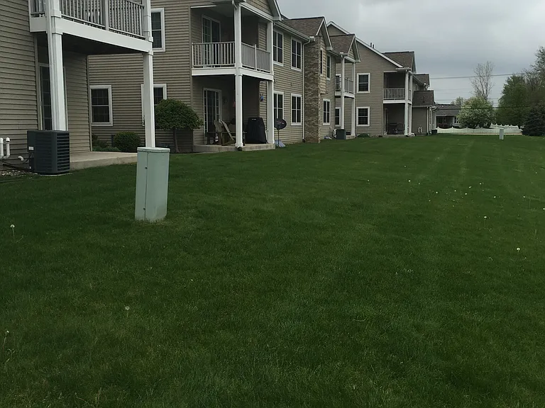 148 Tulip Blvd #1 — Photo 2