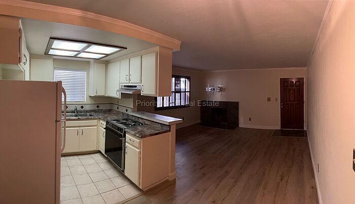 1st image of 4550 Glacier Ave APT 1