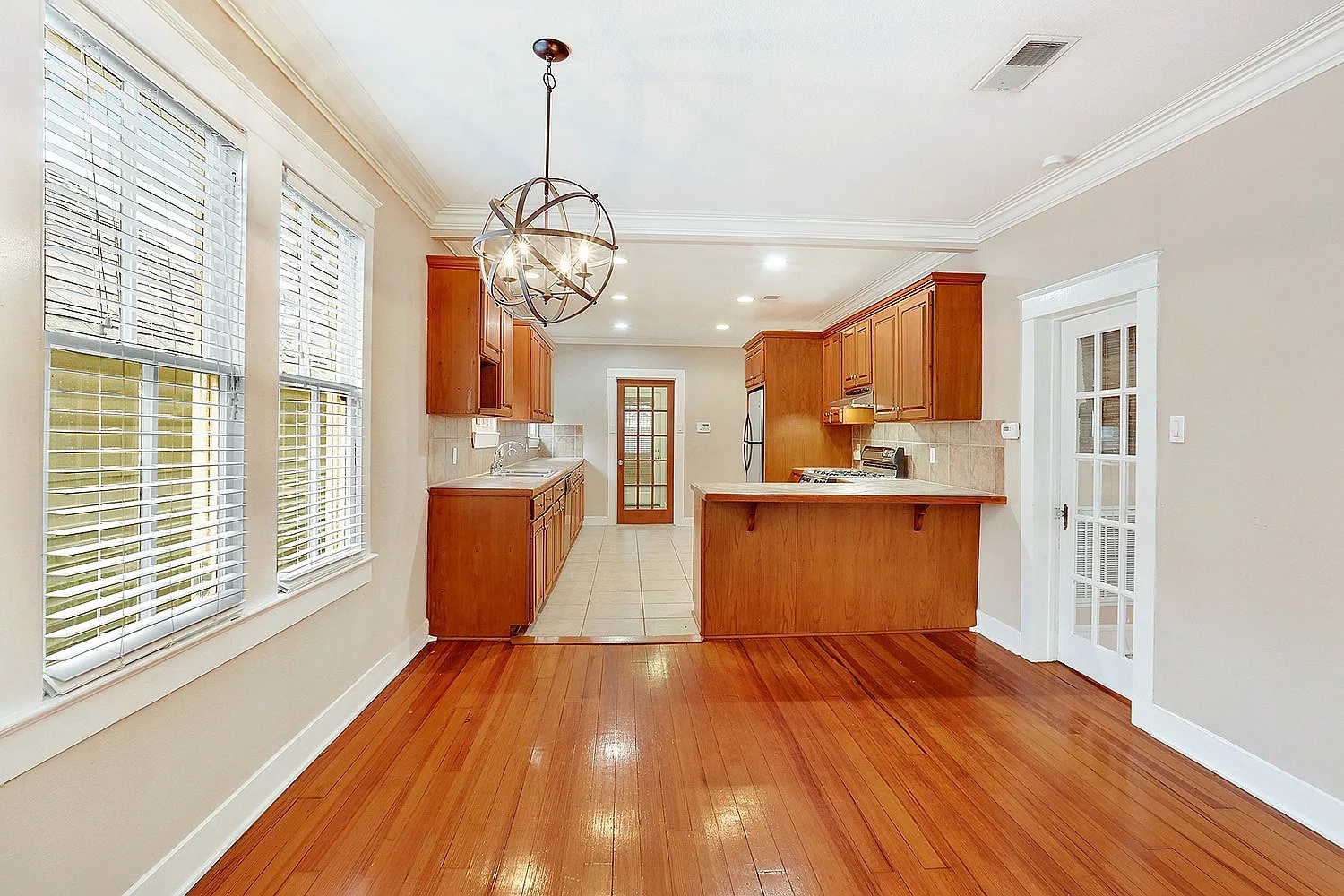 Great Garden District Cottage — Photo 3