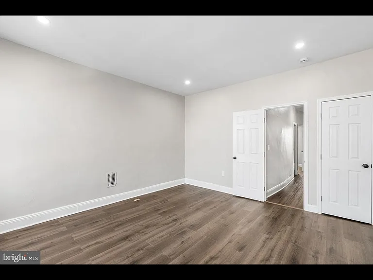 2517 W Pratt St — Photo 16