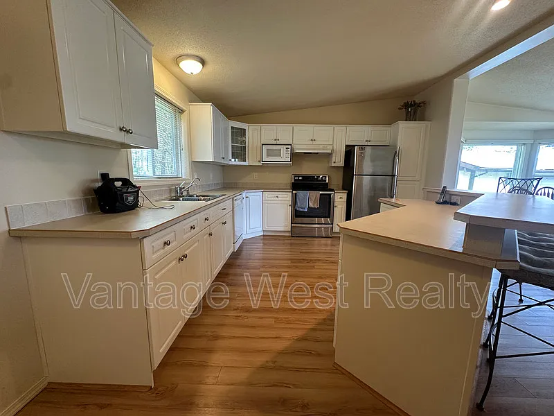 2 bed, 2.0 bath, $2,795 — Photo 2