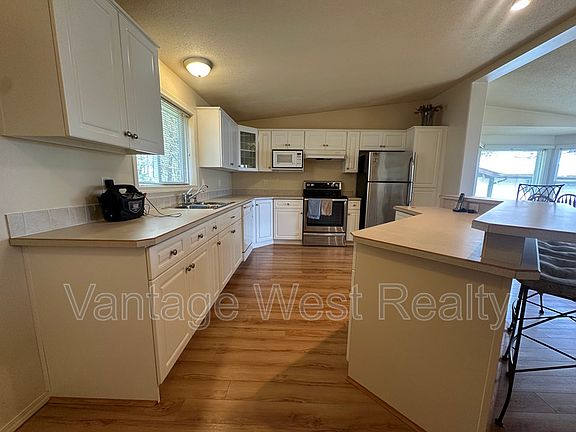 2nd image of 9481 Winchester Rd