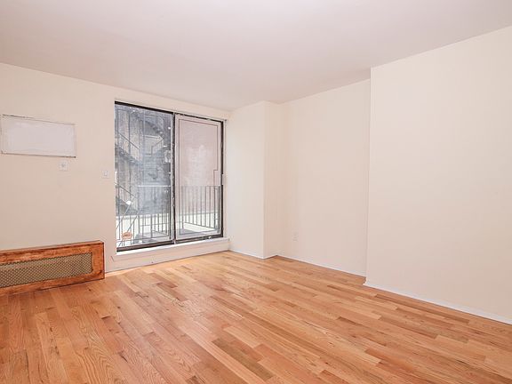 3rd image of 7 E 32nd St #Phd