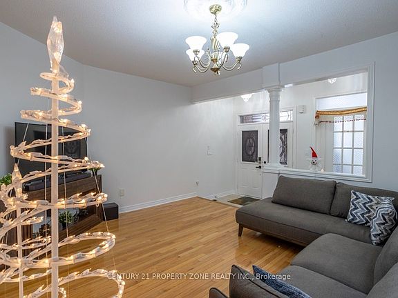 4th image of 31 Game Creek Cres