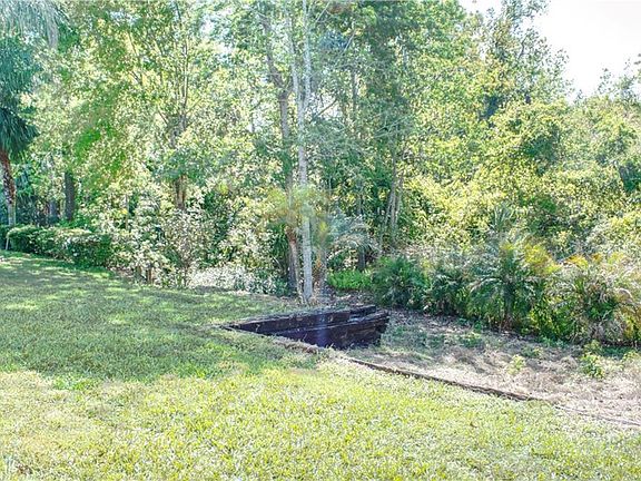 4th image of 726 High Vista Dr