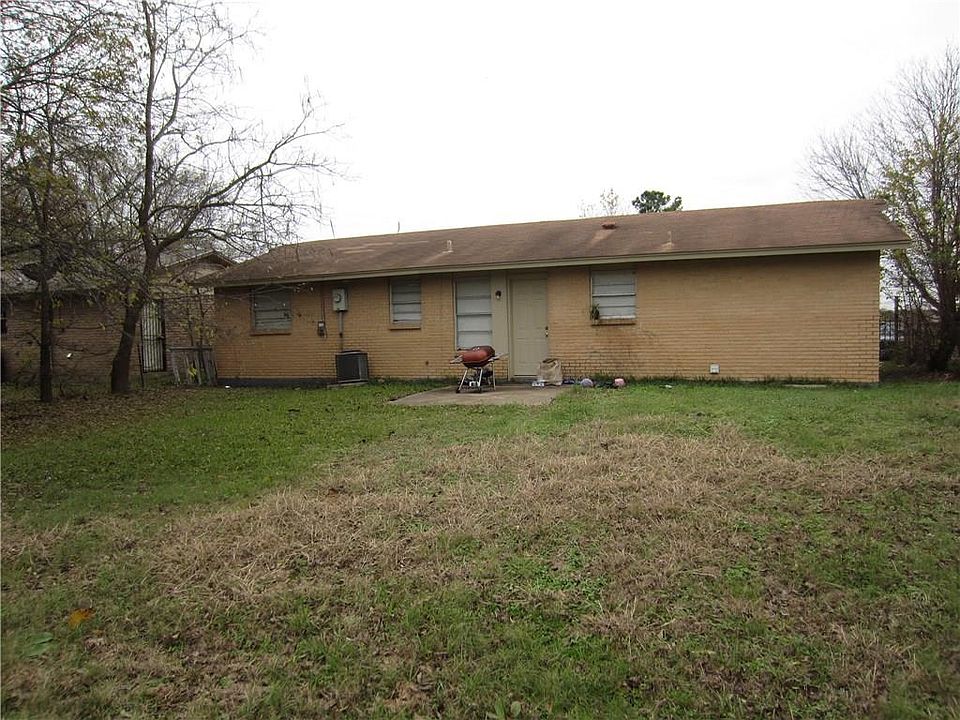 2nd image of 220 Wilmer Heights Dr