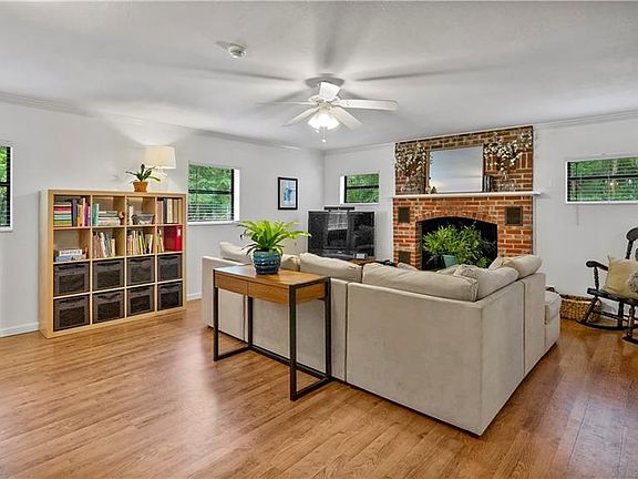 4th image of 26332 Sandwich Pl
