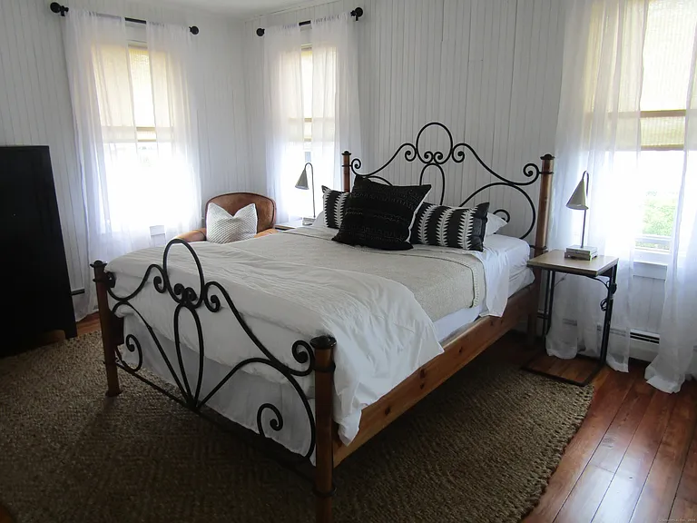 48 Beach Ave — Photo 14