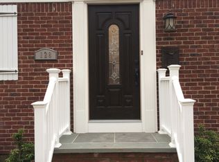 128 Ackley Ave, Malverne, NY 11565