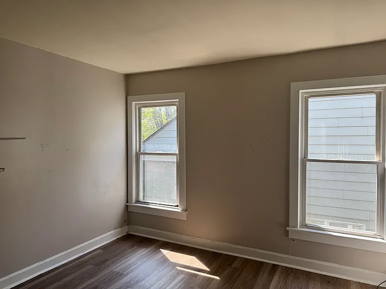 17 Burke Ave #2 — Photo 8