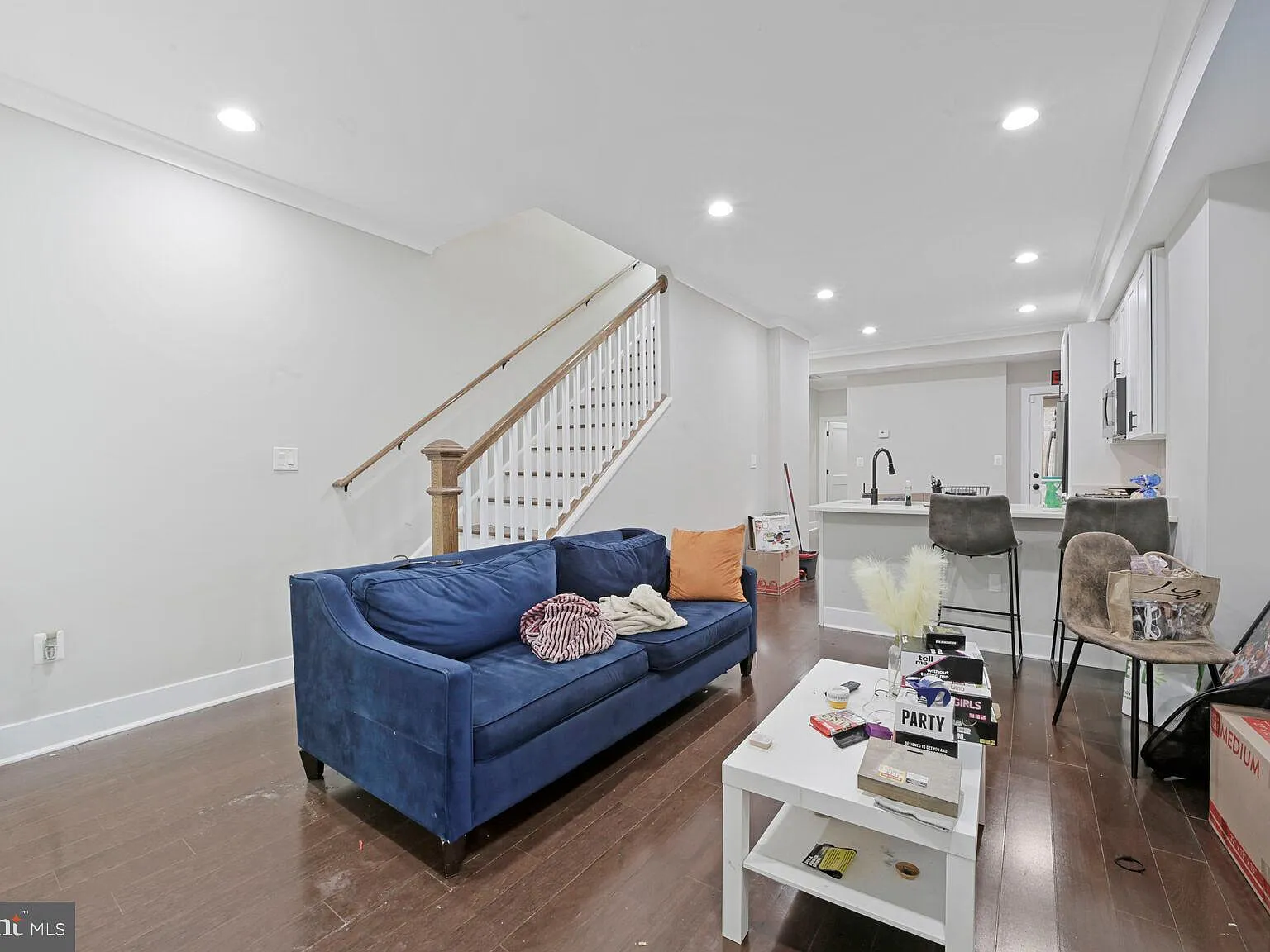 3 bed, 1295 sqft, $4,000 — Photo 3