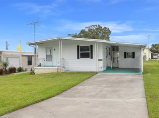 6054 Crestview Ln, Zephyrhills, FL 33542