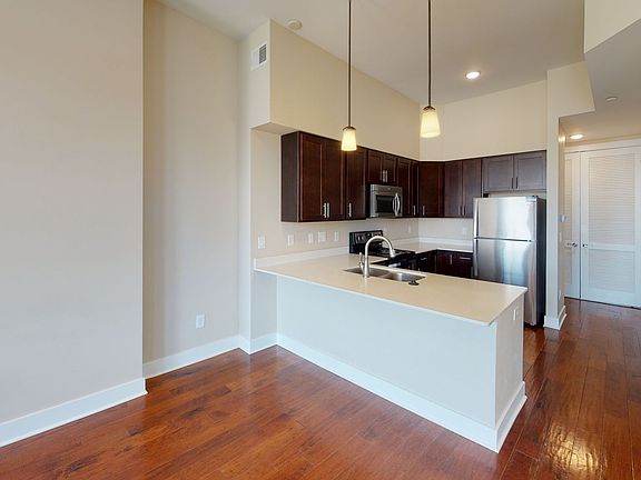 5th image of 961-975 E McMillan St #975-101