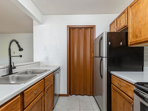 3rd image of 1360 Cunat Ct APT 1D