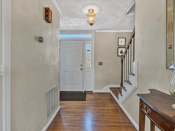 5th image of 4575 Shrewsbury Ct