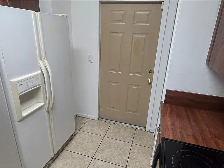 573 Bell Blvd S — Photo 9