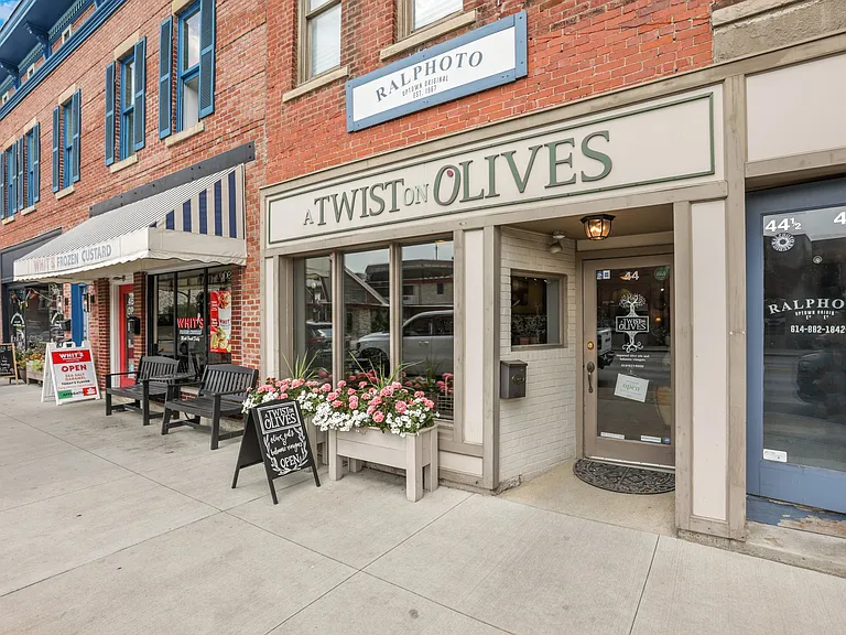 32 W College Ave #202 — Photo 46