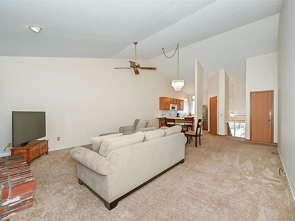 5th image of 4402 Hillmont Ct