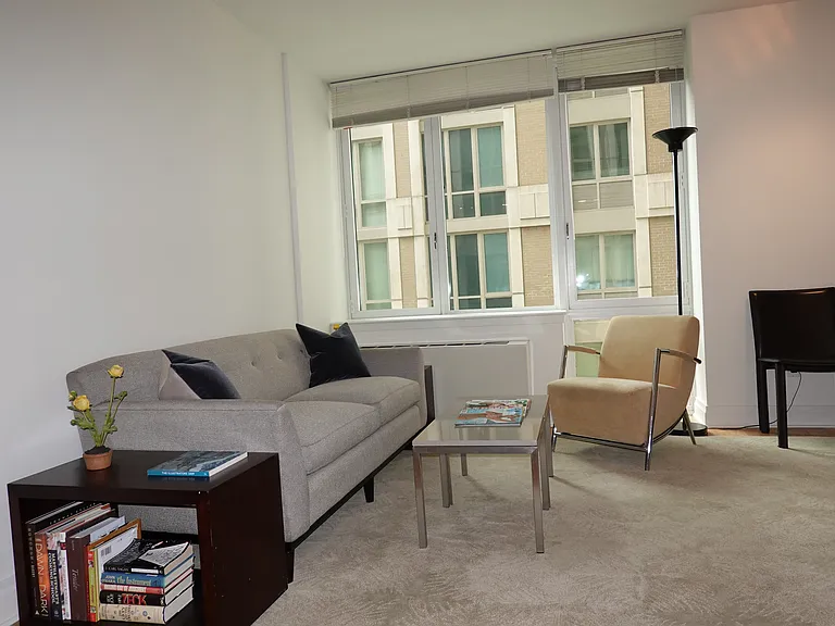 1510 Lexington Ave #4A — Photo 4