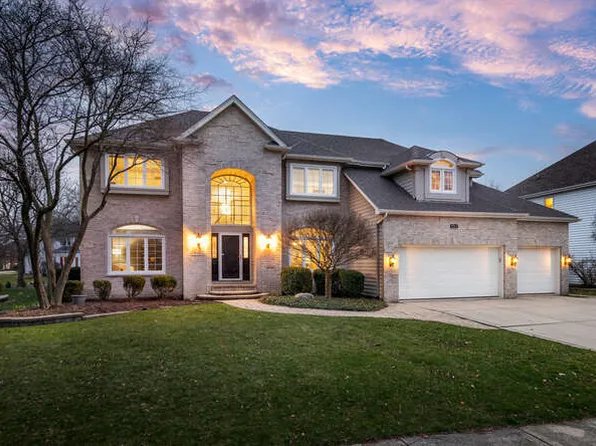 3312 Scottsdale Ct, Naperville, IL 60564